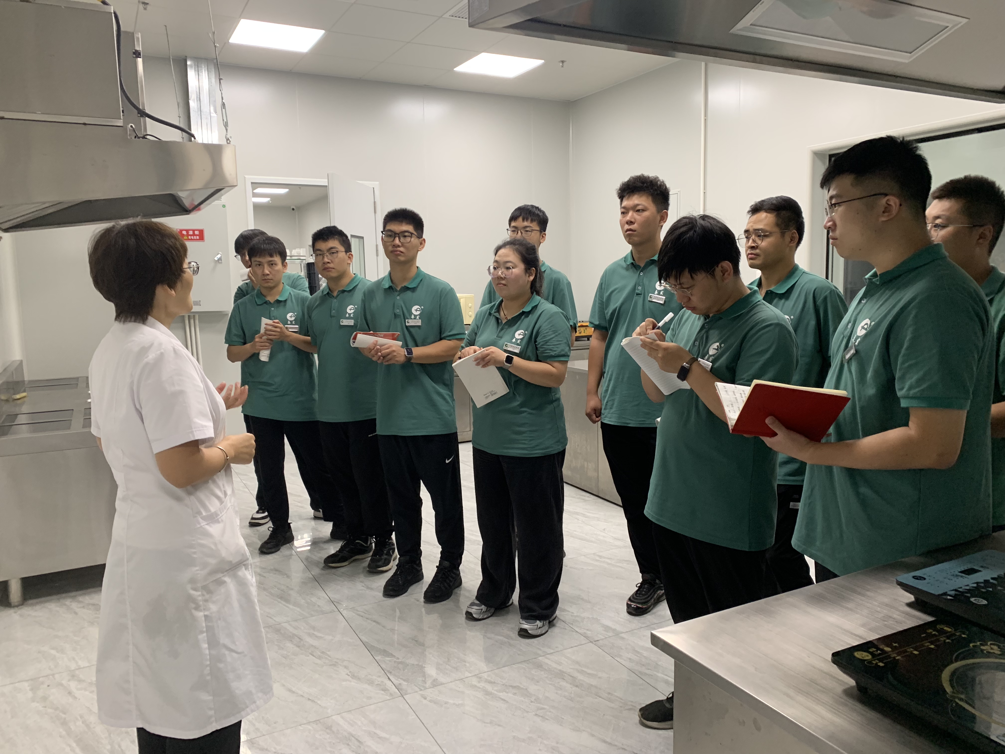 蜜桃成品人视频免费入口