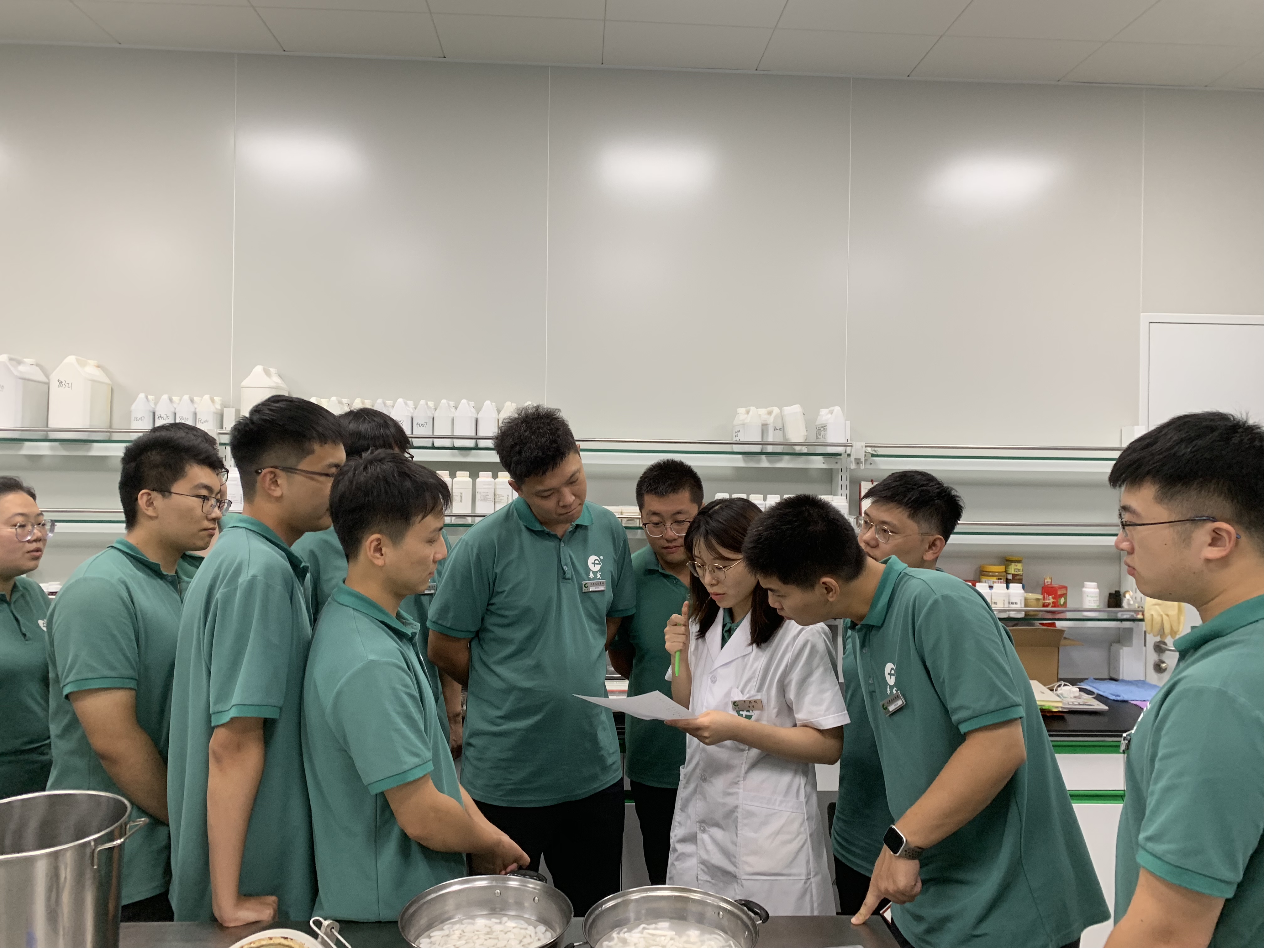 蜜桃成品人视频免费入口